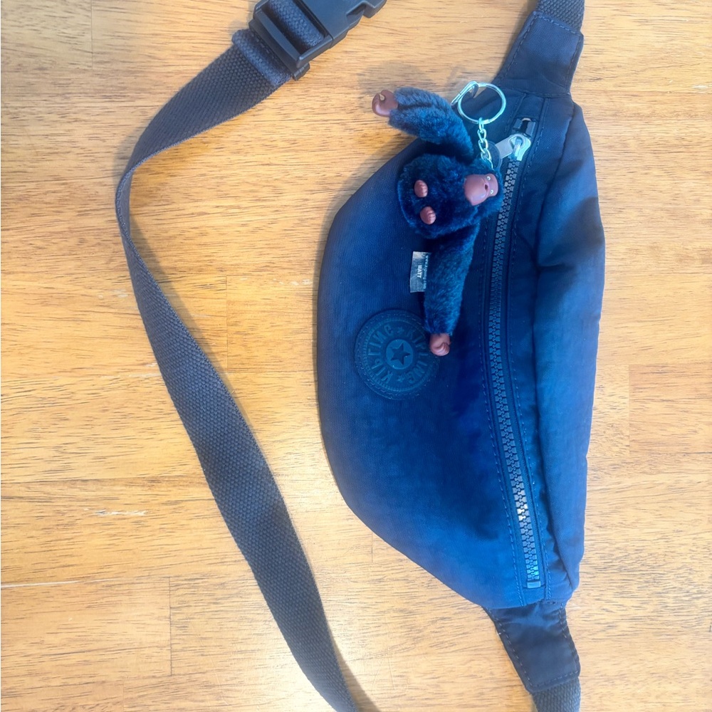 Vintage Kipling Navy Fanny Pack with Monkey Keychain